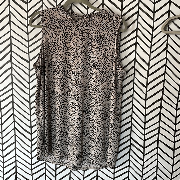 mittoshop Tops - Mock neck tank top. XL
